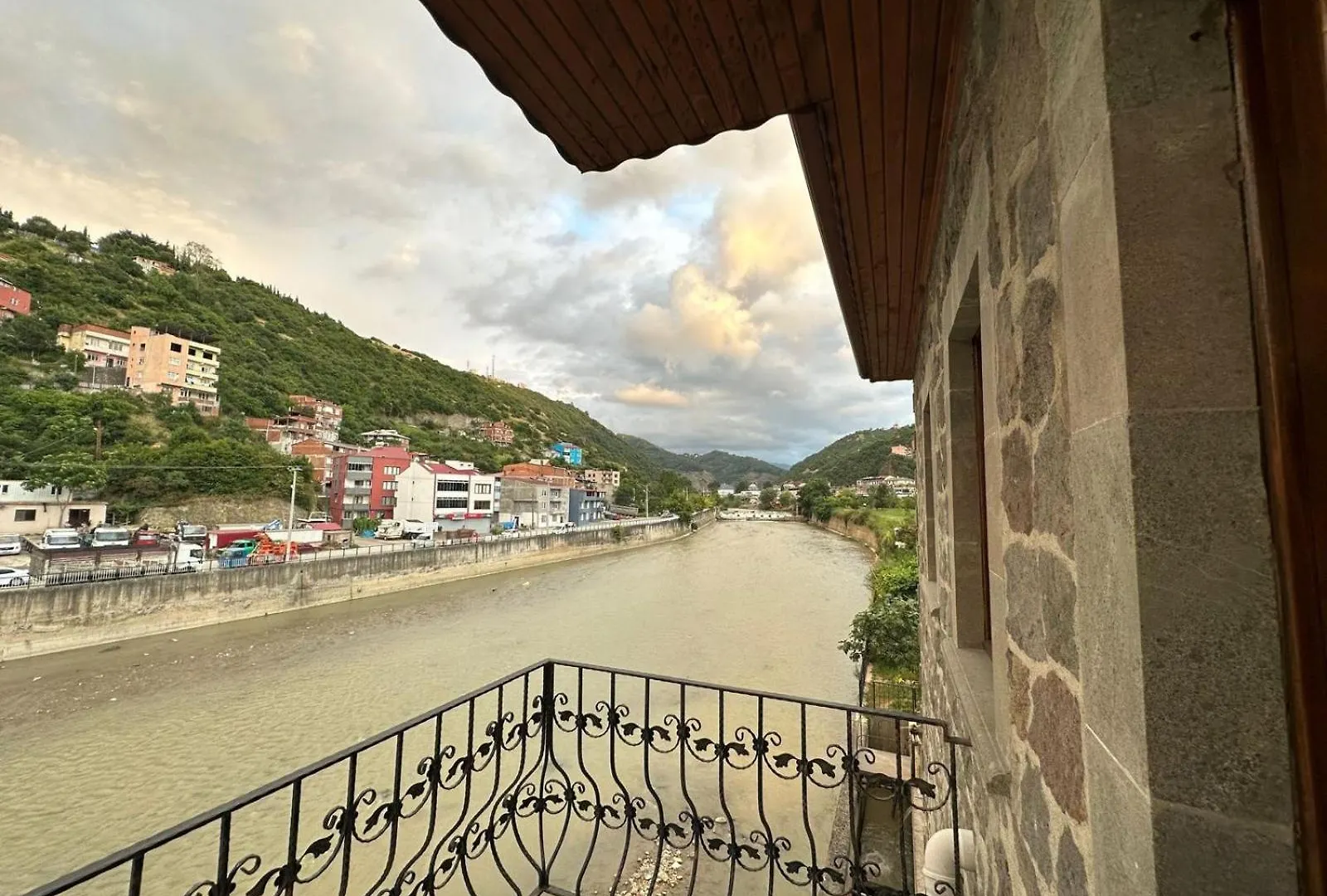 Bahceli Tas Villa Trabzon Turkey