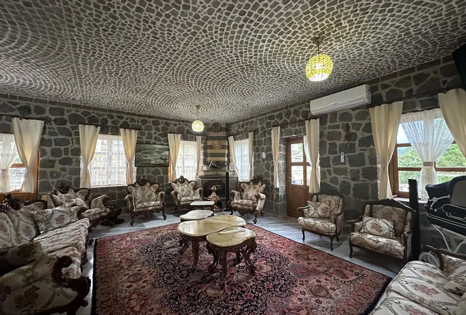 Bahceli Tas Villa Trabzon 0*,  Turkey